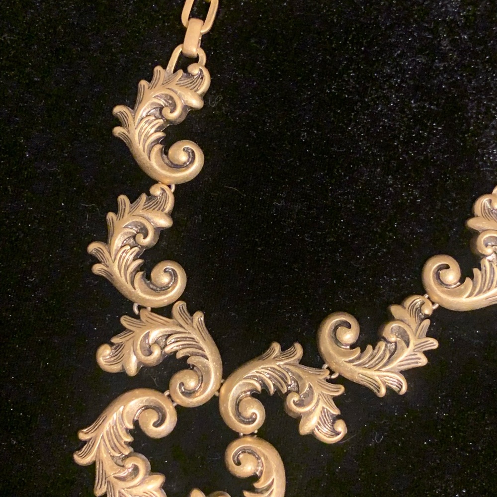 Statement Necklace - Picture 3 of 6